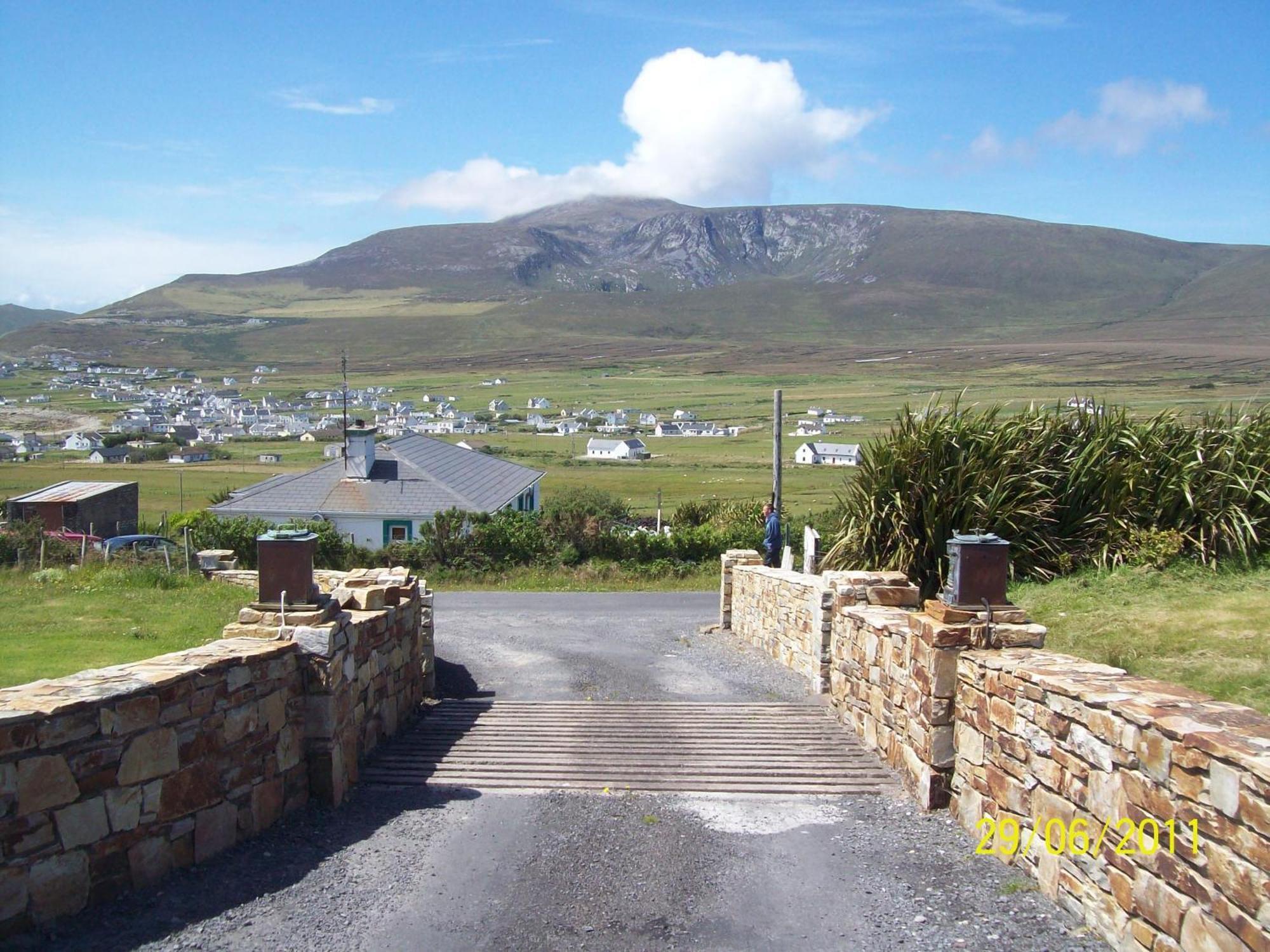 Achill West Coast House Bed & Breakfast Dooagh Exterior photo