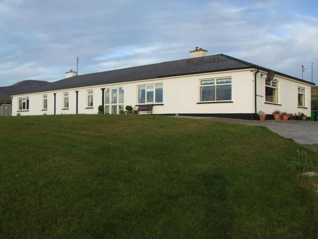 Achill West Coast House Bed & Breakfast Dooagh Exterior photo