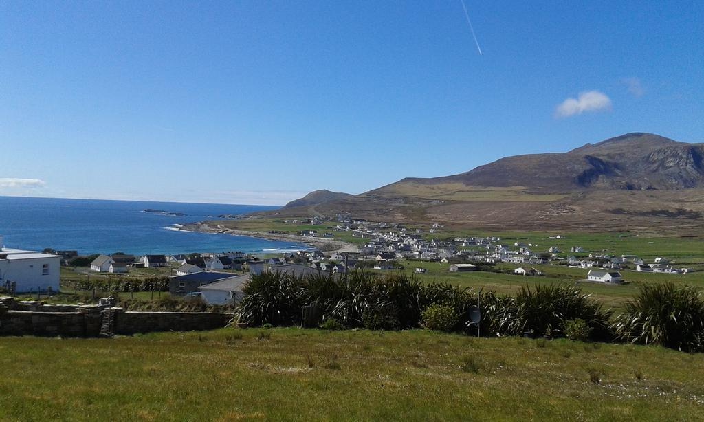 Achill West Coast House Bed & Breakfast Dooagh Exterior photo