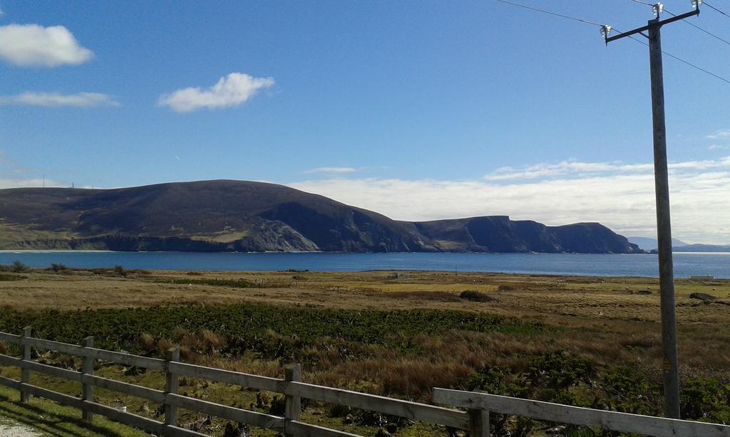 Achill West Coast House Bed & Breakfast Dooagh Exterior photo