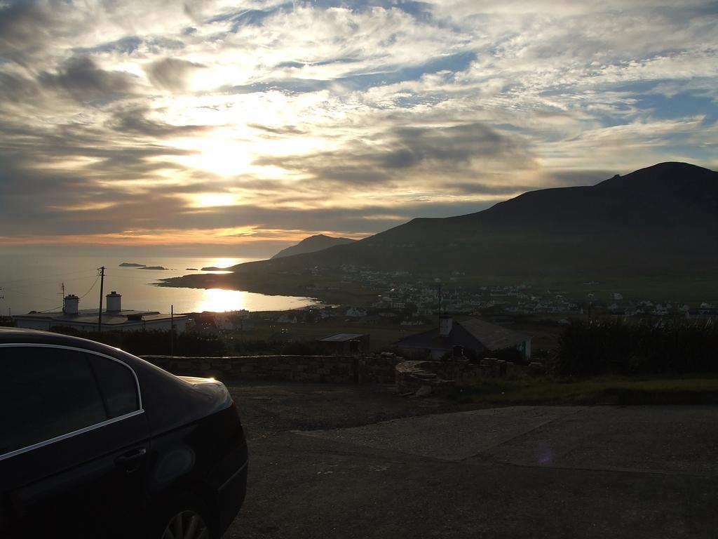 Achill West Coast House Bed & Breakfast Dooagh Exterior photo